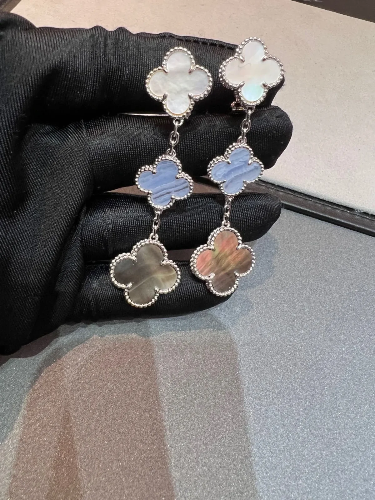 magic alhambra three motifs earrings jpmg1