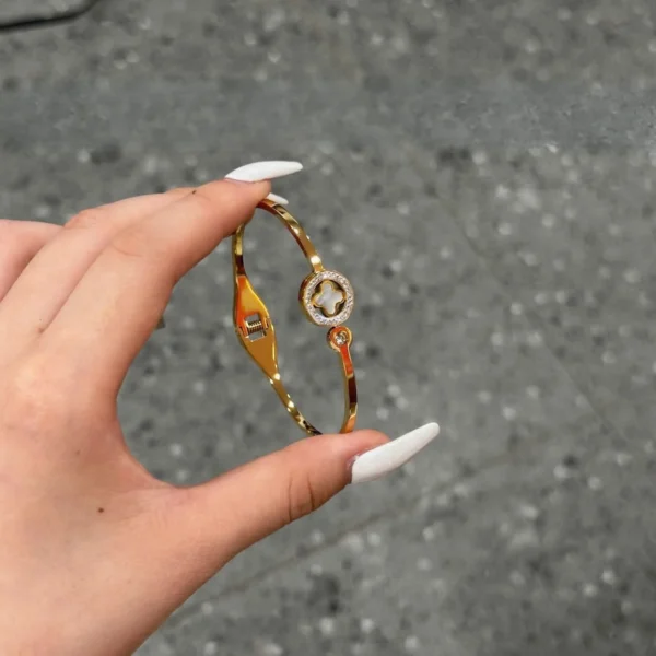 Elegant Bracelet with Crystal Accents Luxury Fashion Jewelry Free Shipping