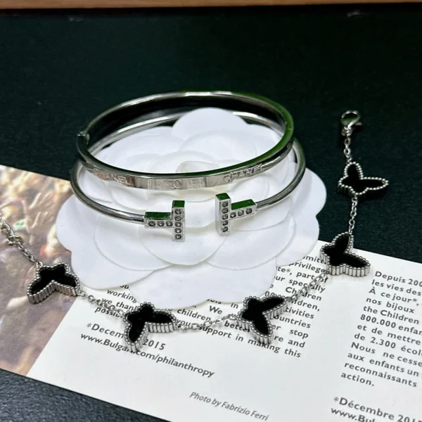 [Zyrono]TW Elegant Silver Bloom Bracelet & Bangle Set 1 Free Shipping