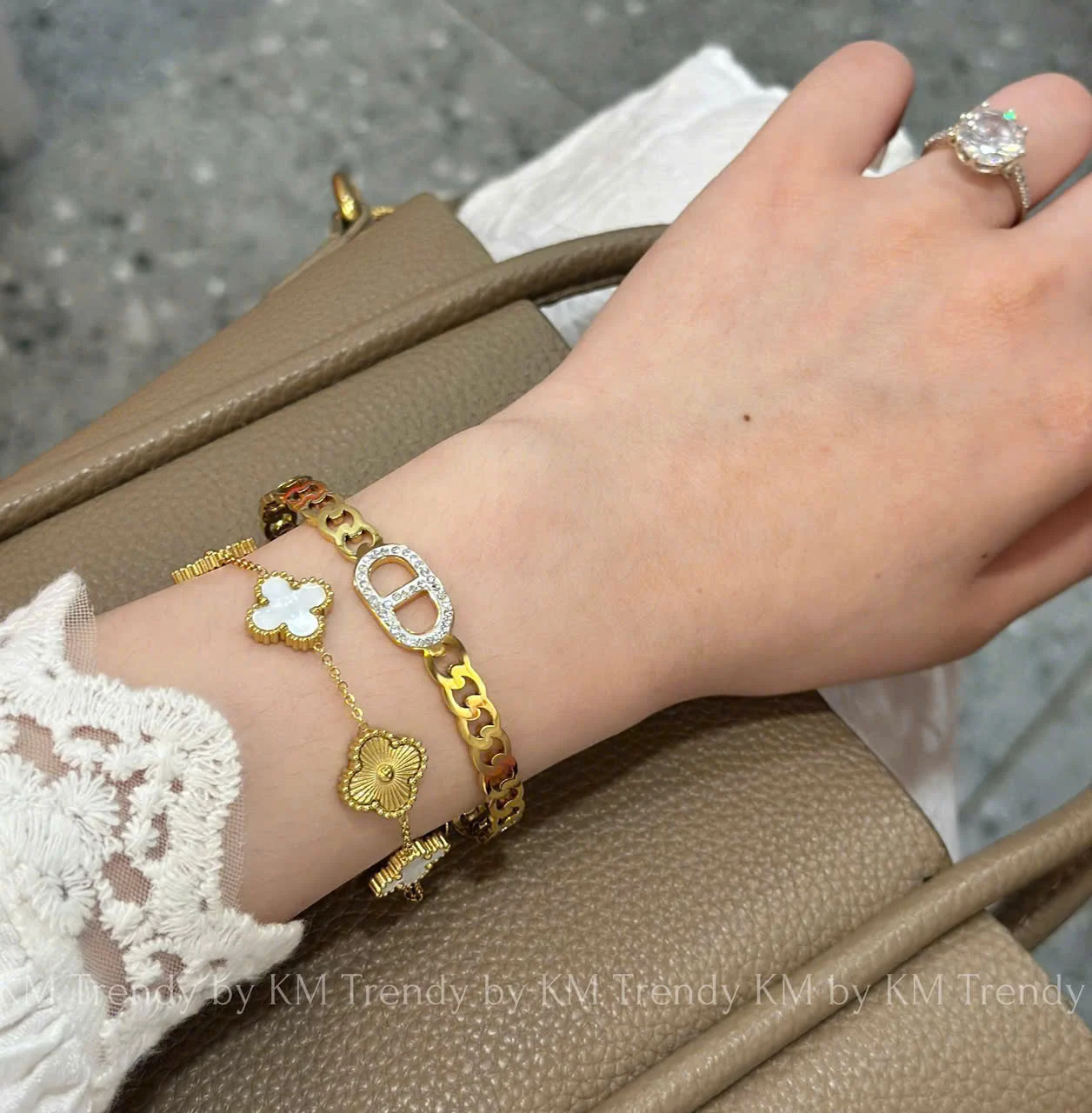 z7042960320097_8386ca034508b095ee959327416a4442(24) z7042960320097 8386ca034508b095ee959327416a444224