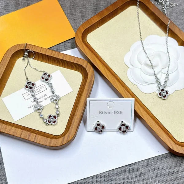 [Zyrono] Elegant Four-Leaf Flower Jewelry Set – 925 Silver Bracelets, Earrings & Necklace Free Shipping