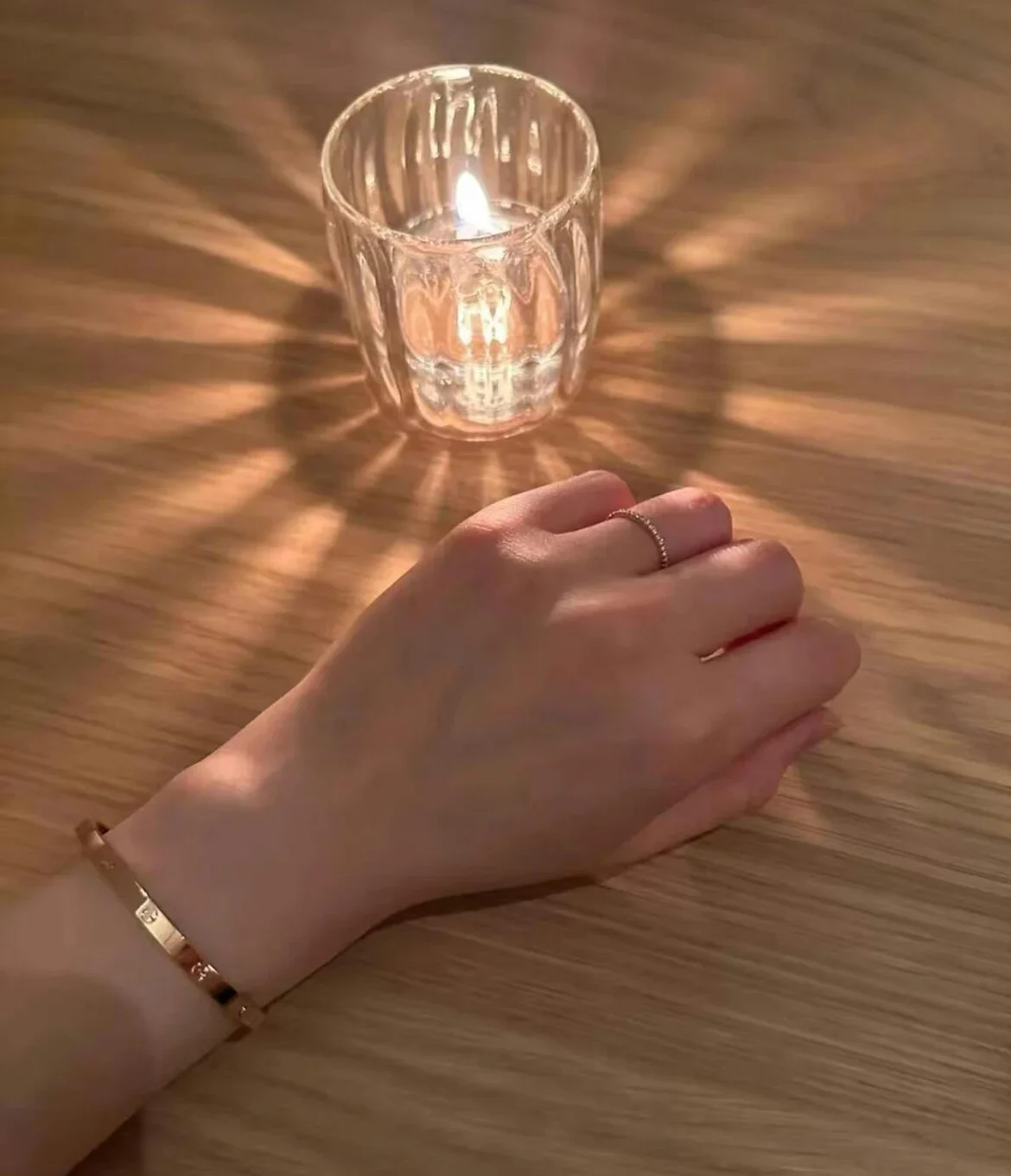 [ZYRONO] LUXURY MINIMALIST YELLOW GOLD SCREW BRACELET, CLASSIC MODEL photo review